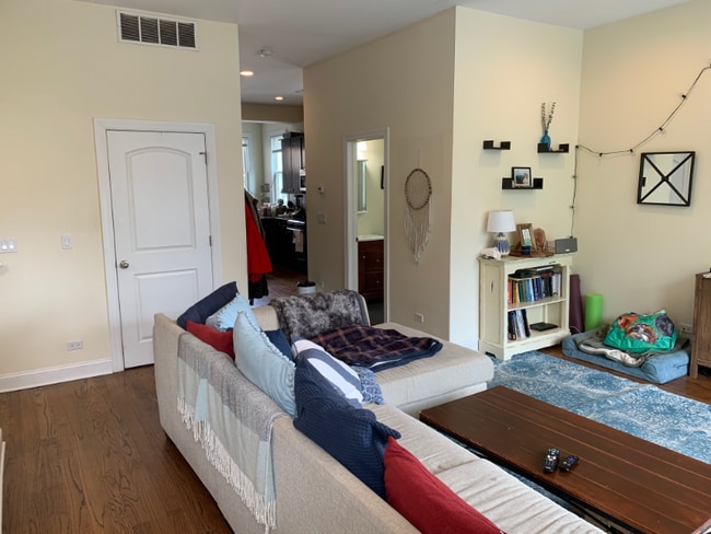 Photo - 1416 W Henderson St Apartment