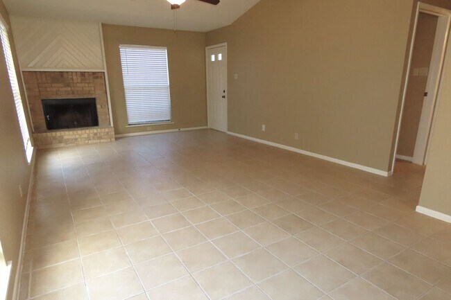 Building Photo - Near UT Tyler! 2 Bedroom, 2 Bath Duplex w/...
