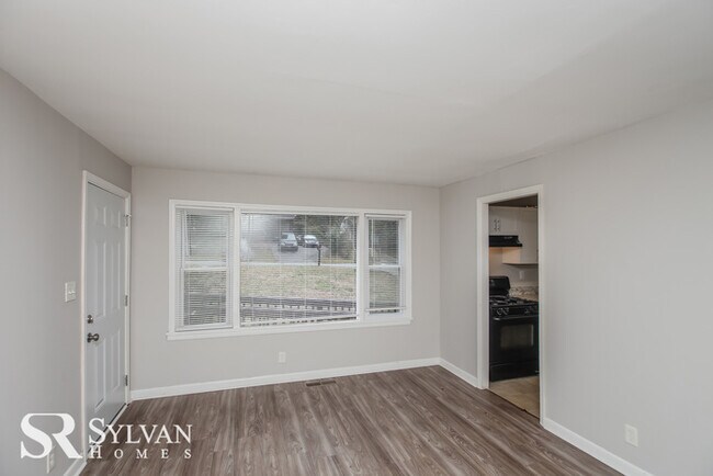 Building Photo - Spacious 3BR 1BA ranch home now available!