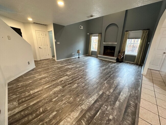 Foto del edificio - Tons of Character! 3 bed 2.5 bath amazing ...