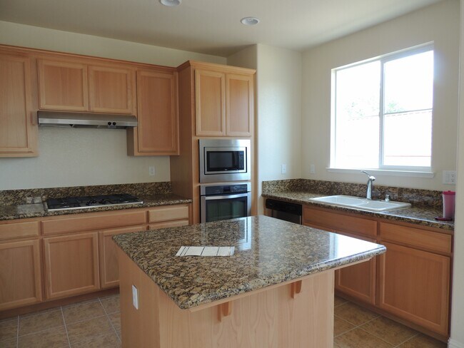 Building Photo - 2618 Wisteria Way
