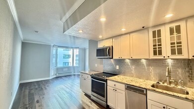 Building Photo - 201 Harrison St