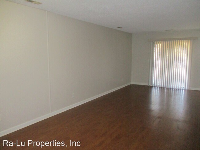 Building Photo - 2 br, 2 bath House - 300-G Windsor Manor