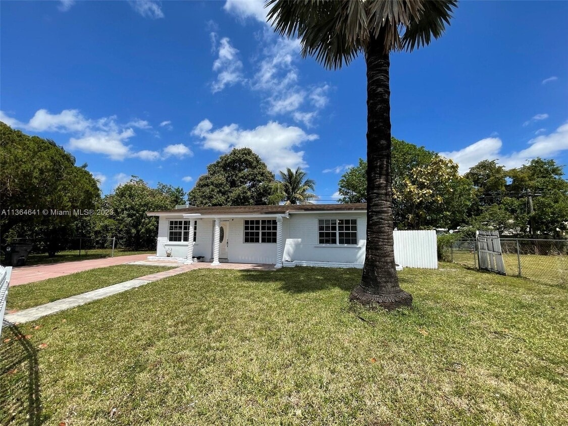 3907 SW 59th Ave, West Park, FL 33023 House Rental in West Park, FL