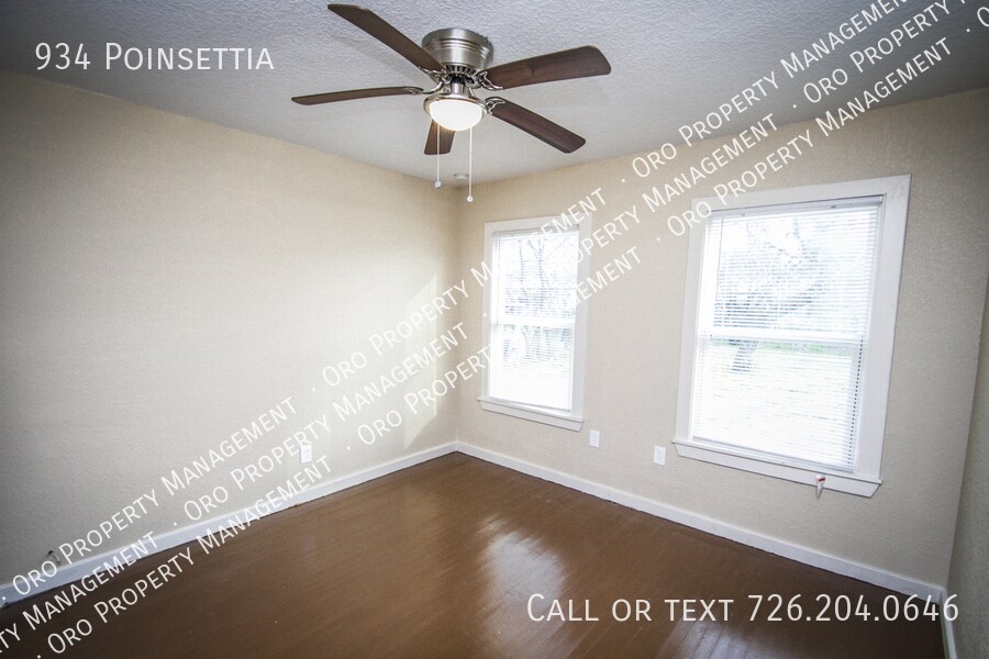 934 Poinsettia- - 934 Poinsettia-