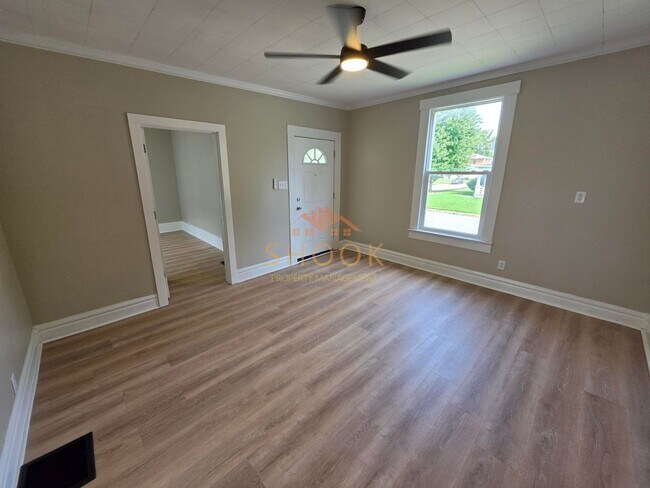 Foto del edificio - **MOVE-IN SPECIAL** Centrally Located and Remodeled 4BR Home