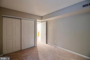 Building Photo - 5805 Royal Ridge Dr