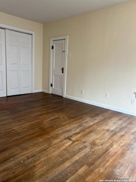 Foto del edificio - 429 W Mistletoe Ave