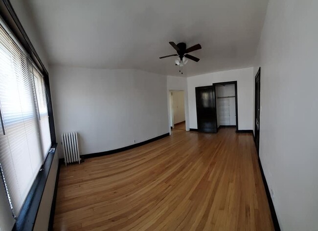 Foto del edificio - 8300 S Green St