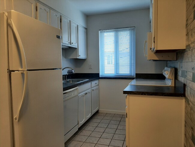 Foto del edificio - 1709 E 14 Mile Rd