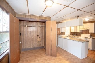 Building Photo - 1805 Oriole Dr