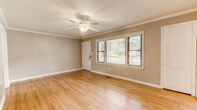 Building Photo - 56 E 52nd St