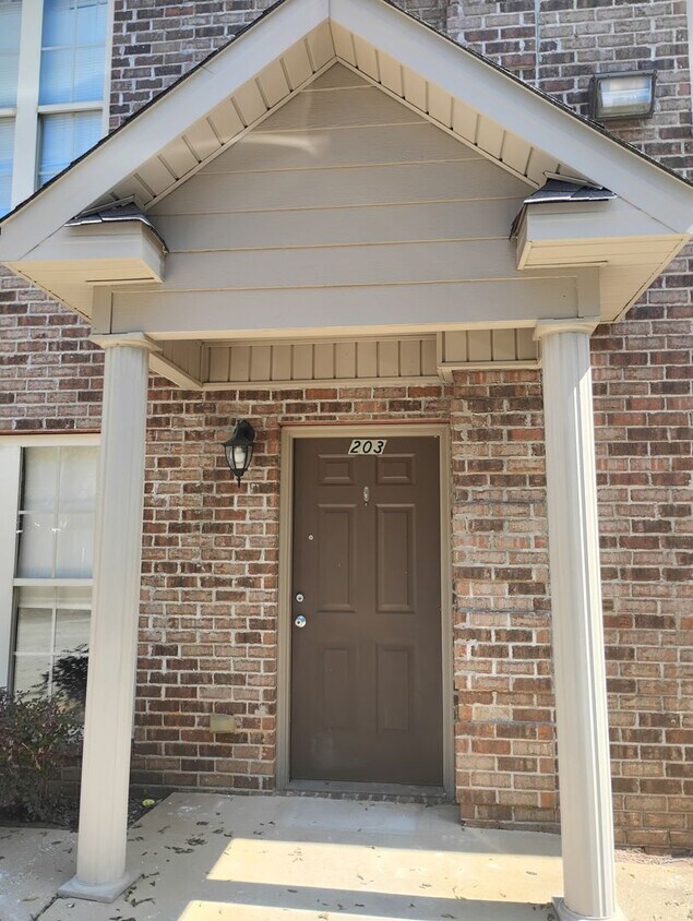 Primary Photo - 2925 Hargrove E Rd