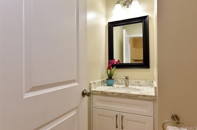 Foto del edificio - 20740 Walnut Valley Dr