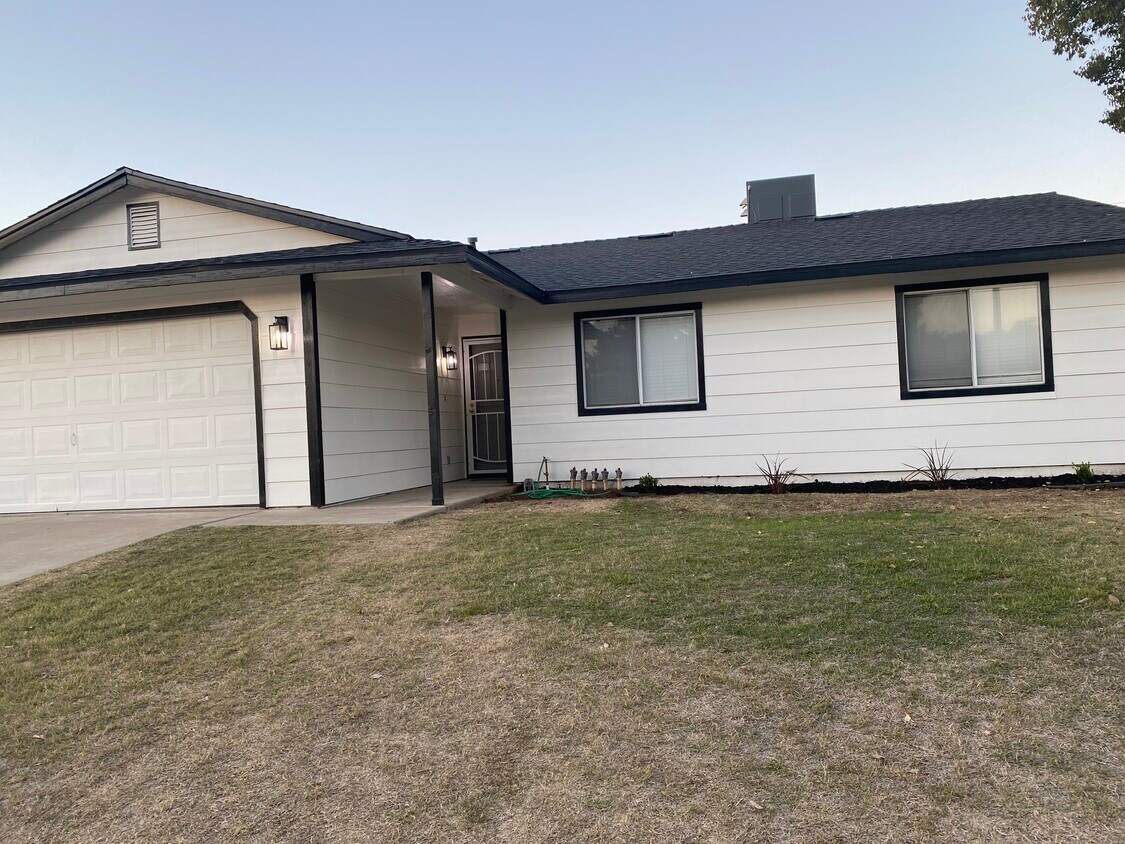 Primary Photo - 1845 Liberty Ct