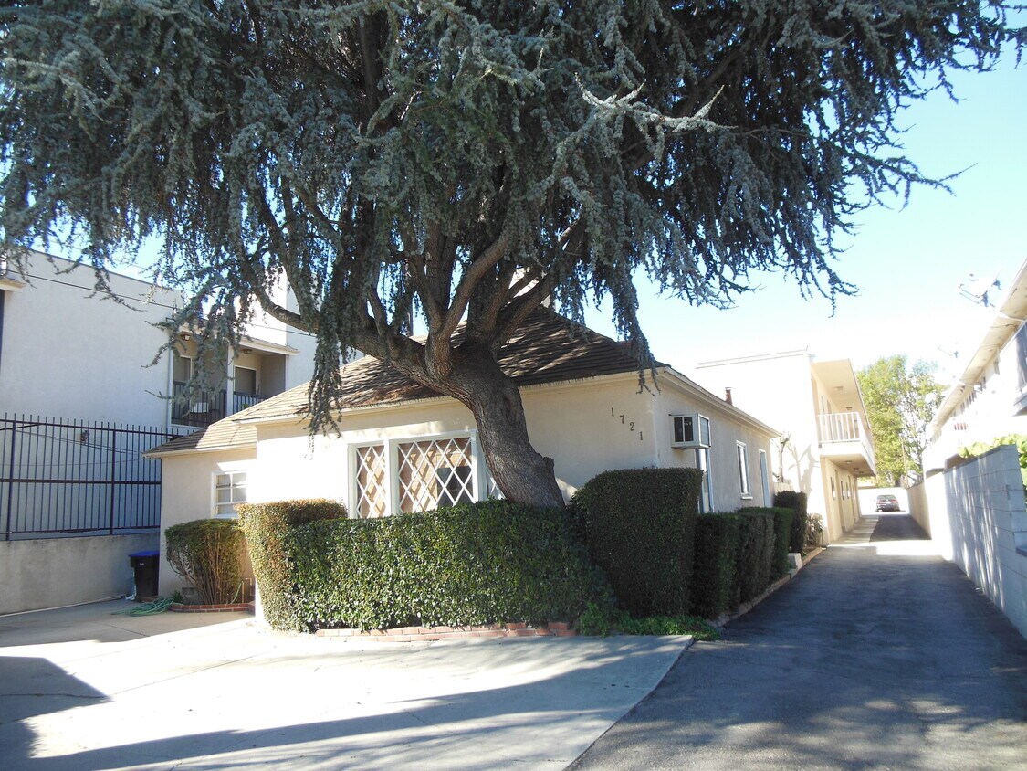 Primary Photo - 1721 Scott Rd