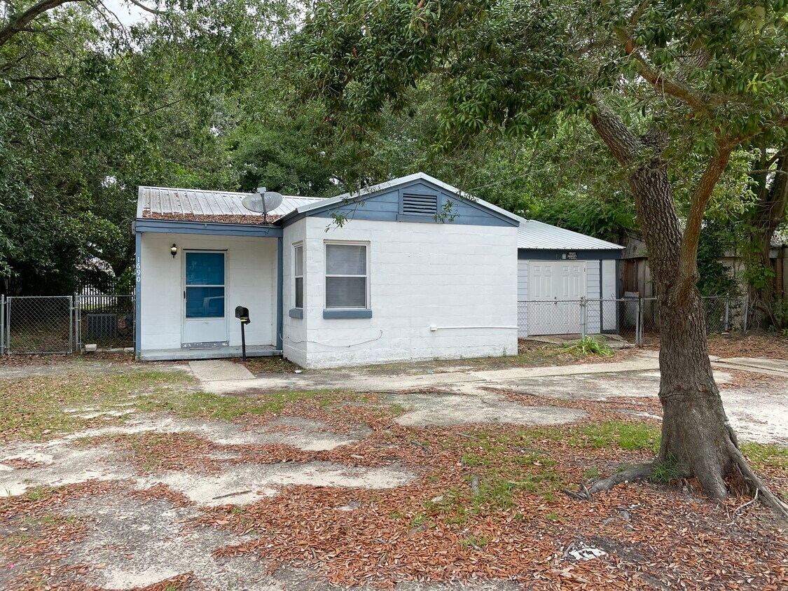 1690 Vine St, Biloxi, MS 39531 House Rental in Biloxi, MS