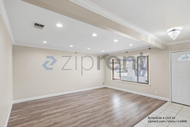 Building Photo - 3021 Grand Lake Dr