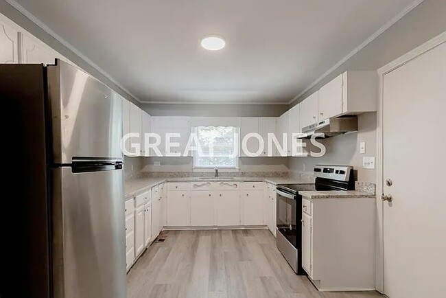 Building Photo - 142 Briardale Ave