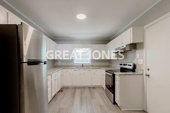 Foto del edificio - 142 Briardale Ave