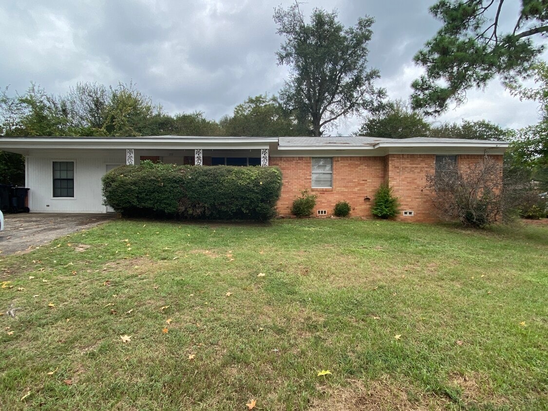 Primary Photo - 1101 Glencrest Ln