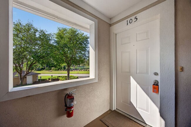 Foto del edificio - Windsor Pointe Condo