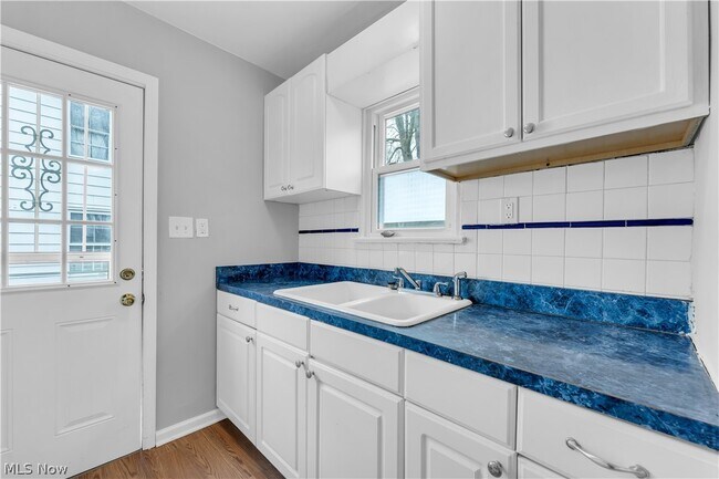 Foto del edificio - 3880 E 155th St