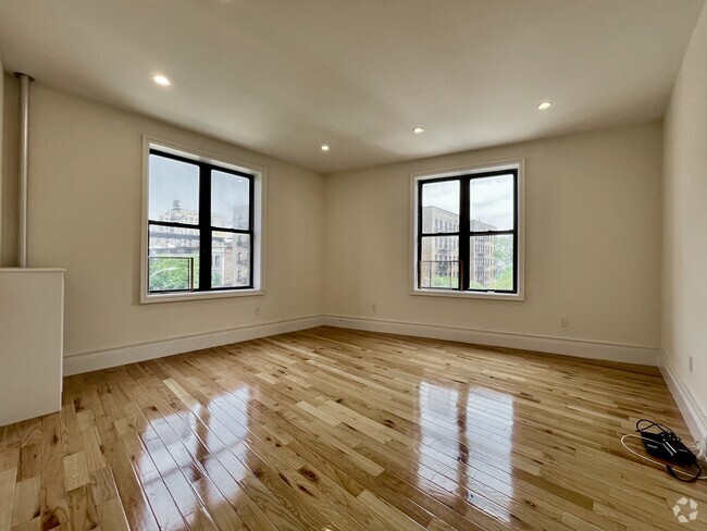 Building Photo - 935 St Nicholas Ave