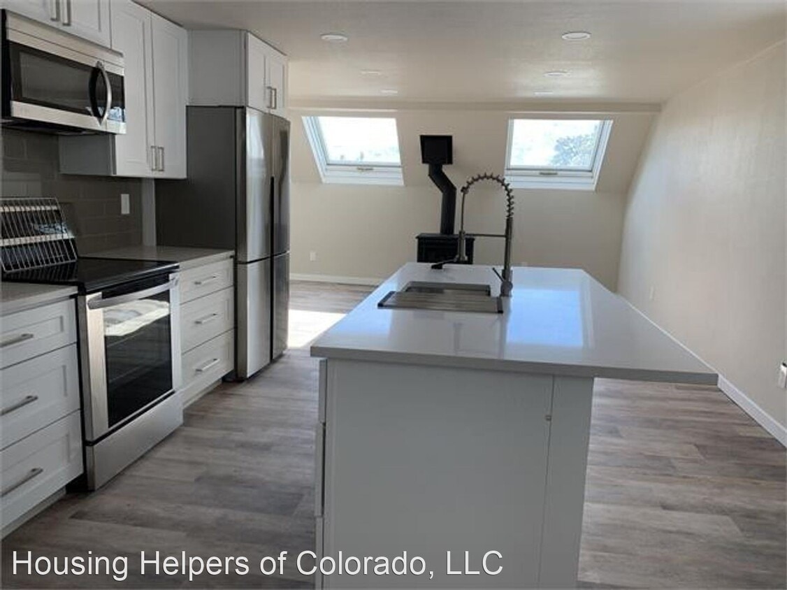 Foto principal - 2 br, 1 bath House - 383 Jasper Drive