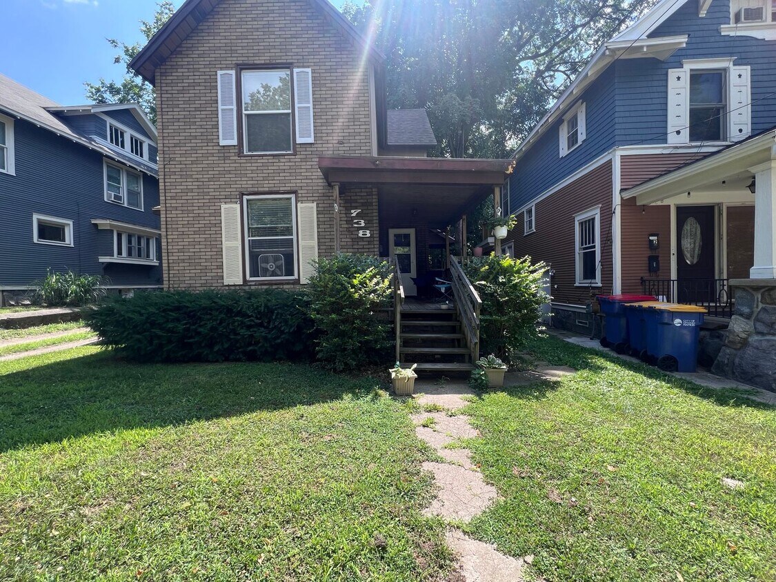 Foto principal - Three Bedroom on the NE Side of GR!