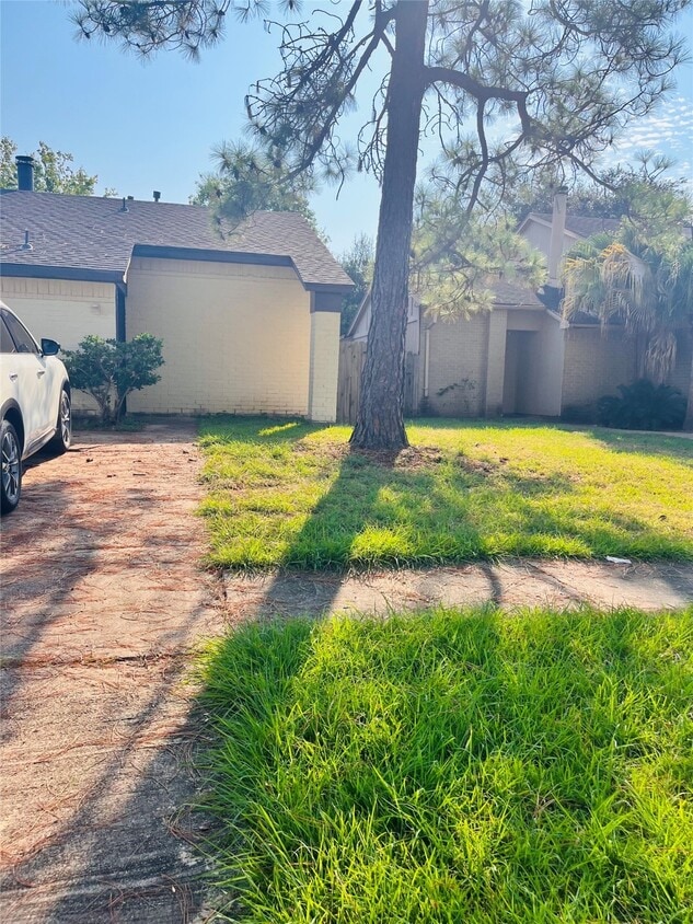 Primary Photo - 16633 Gold Ridge Ln