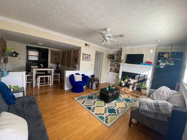 Foto del edificio - 2 Bed 2.5 Bath Condo