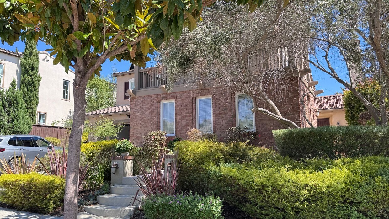 Foto principal - Luxury 4 Bedroom Home in La Costa Greens