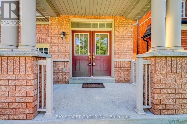 Building Photo - 81 Estrella Cres