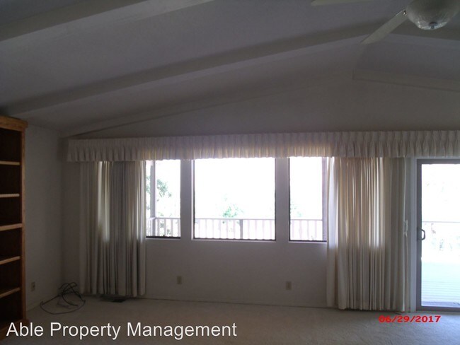 Foto del edificio - 3 br, 2 bath House - 37 Spruce Ave