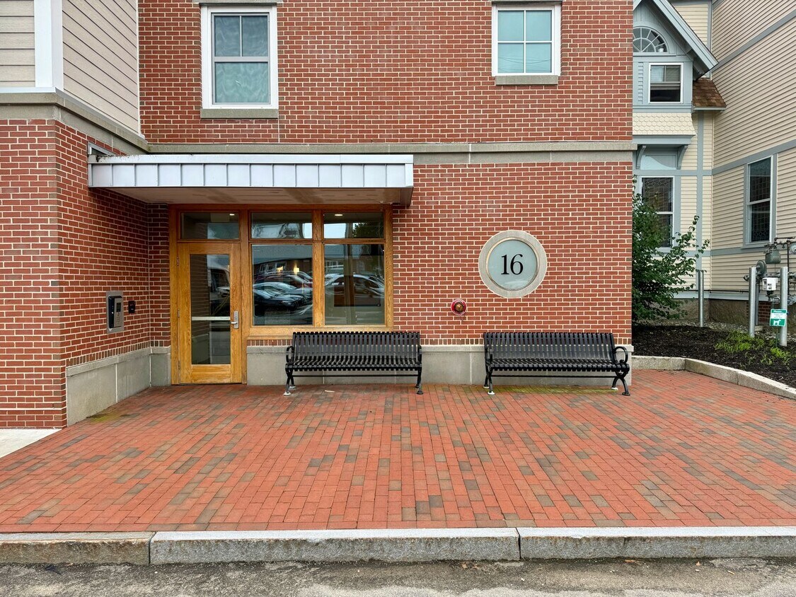 Building Photo - 16 Cutts Ave.