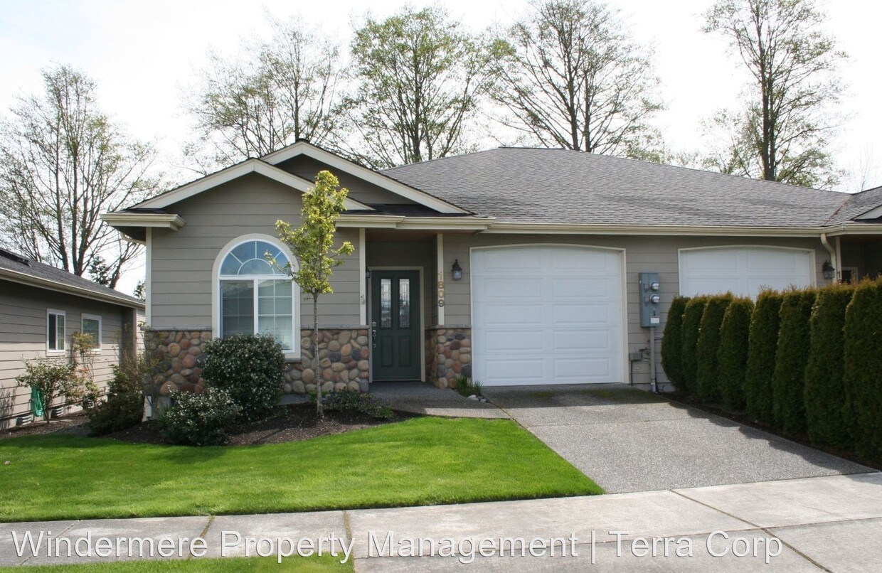 Foto principal - 2 br, 2 bath House - 1809 Cedar Springs Lane