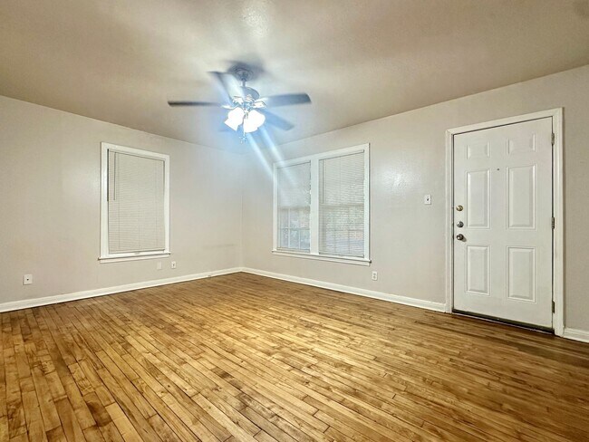 Foto del edificio - East Austin 2x1 Home!