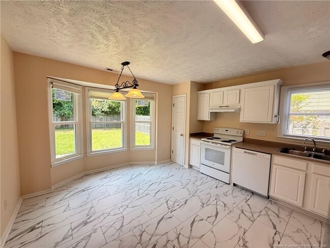 Building Photo - 7229 Tollhouse Dr