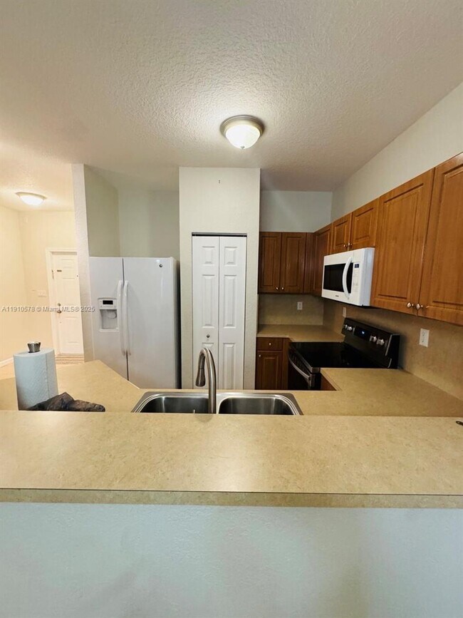 Foto del edificio - 5753 Isles Cir