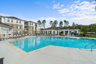 Building Photo - Eagle Landing