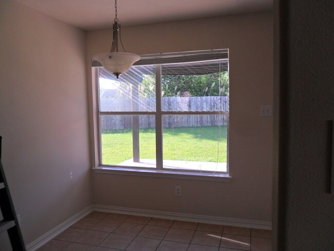 Eat-in kitchen - 2131 Timur Way