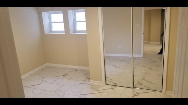 Photo - 6015 N Claremont Ave Apartment