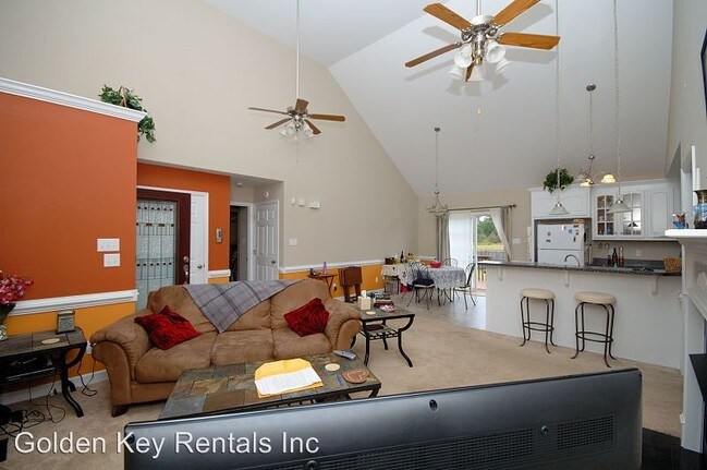 Building Photo - 3 br, 2.5 bath House - 215 Wingspread Drive