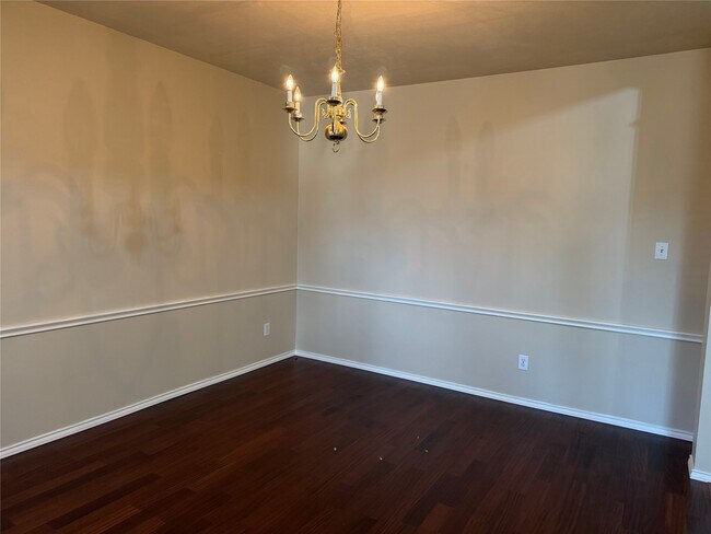 Foto del edificio - 7218 Broadelm Dr