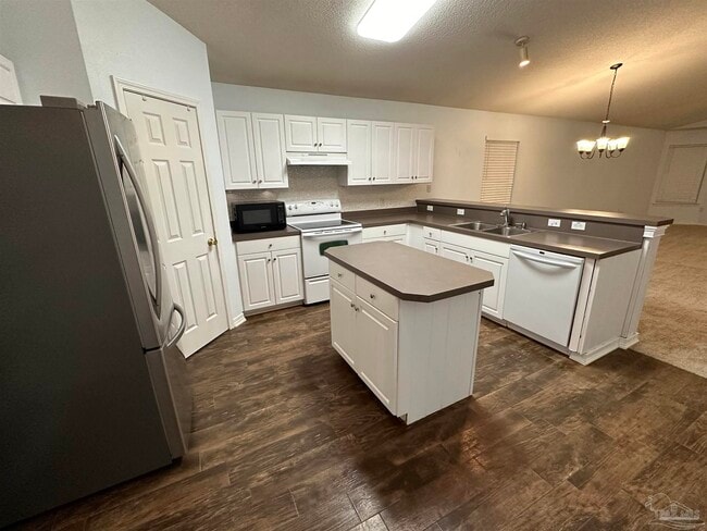 Building Photo - 317 Mizzen Ln