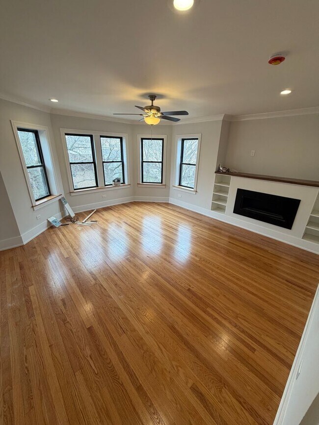Foto del edificio - 4885 N Hermitage Ave