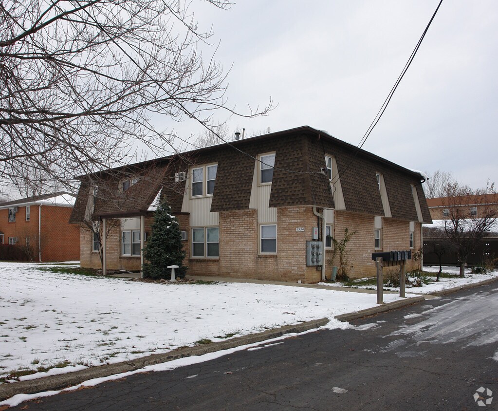 1990 Mathews Rd, Youngstown, OH 44514 Apartments in Youngstown, OH