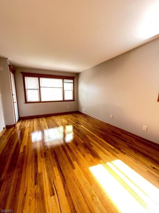 Foto del edificio - 331 Boxwood Ct