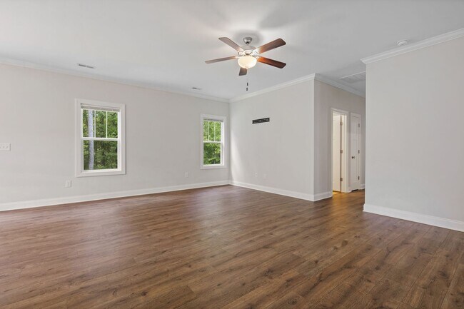 Building Photo - Charming 3-Bedroom Ranch Home – Move-in Re...